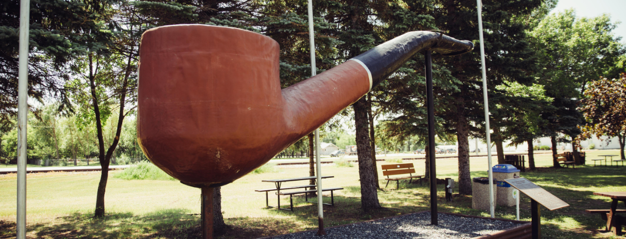 Statue of a Pipe